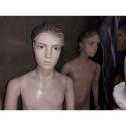Magnifiques mannequins mannequins fille-garçon réalistes