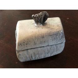 Pot avec couvercle en raku