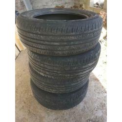 Jeu de Pneus 225/60 - R17