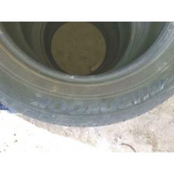 Jeu de Pneus 225/60 - R17