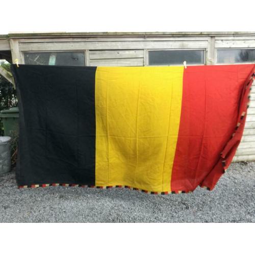 très grande taille 2m88 par 2m88