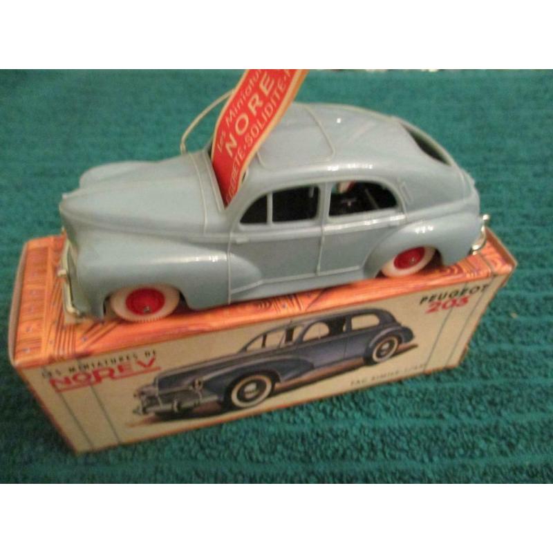 Norev Peugeot 403 bleue