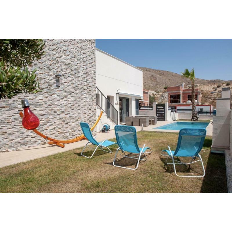 HUUR EEN VILLA MET PRIVE-ZWEMBAD (Costa Blanca)