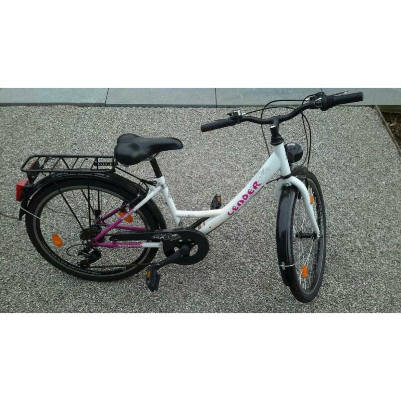 vélo de leader pour les enfants jusqu'à la 6e année