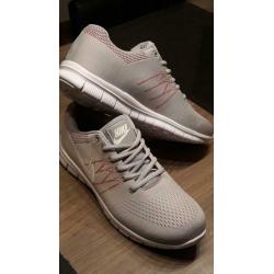 Nike sportschoenen maat 46.