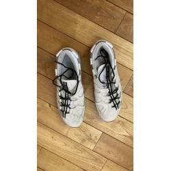 Basket ASICS GEL pointure 44