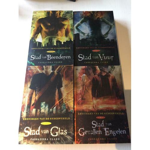 Cassandra Clare - kronieken vd onderwereld 1-4