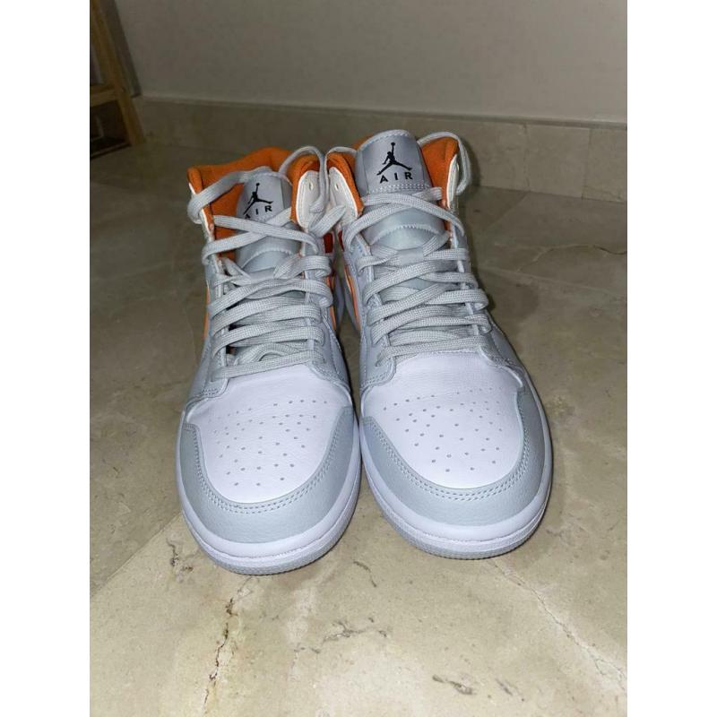 Air Jordan 1 Mid Starfish Platinum