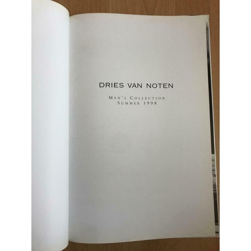 Dries Van Noten 1998 Lookbook pancartes