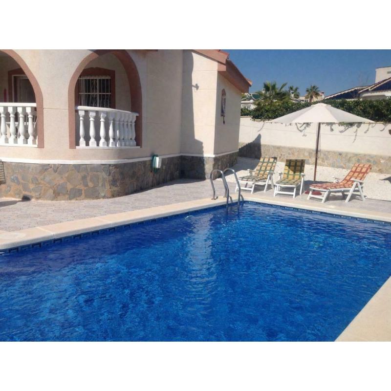 Te huur Luxueuze villa gelegen te Rojales Costa-Blanca
