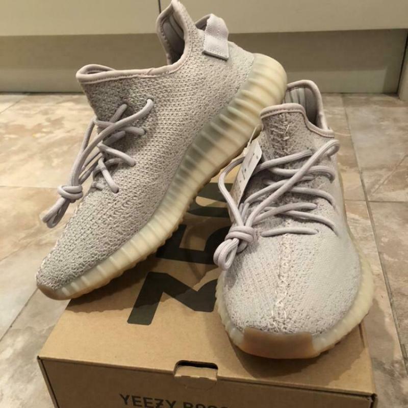 Yeezy Boost 350 V2 Sesam Maat 43