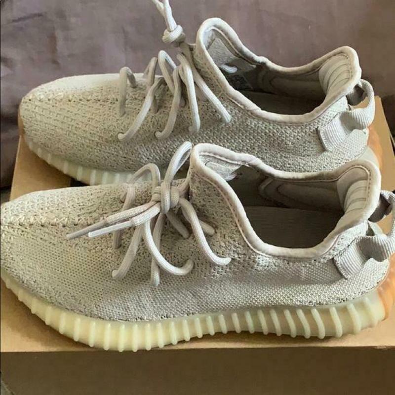 Yeezy Boost 350 V2 Sesam Maat 43