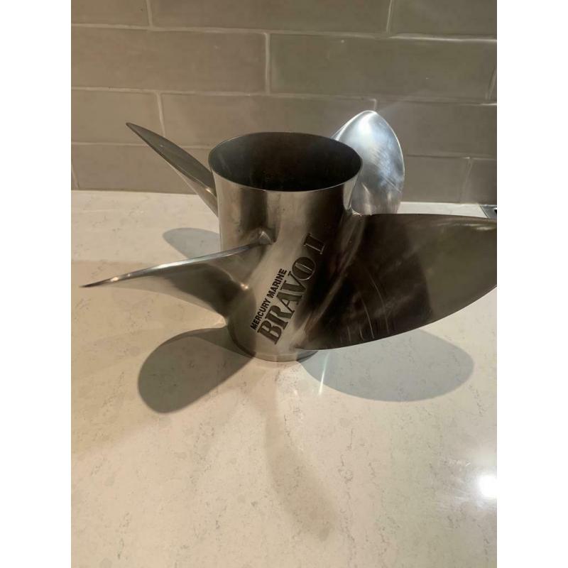 Mercury Racing Bravo1 schroef propeller 30P Nieuwstaat!!