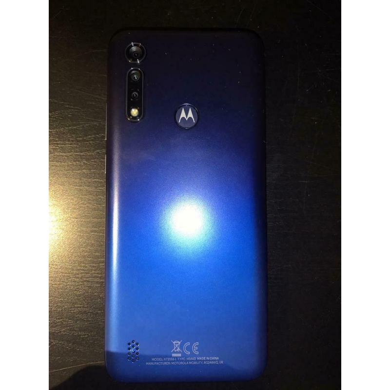 Téléphone motorola g8