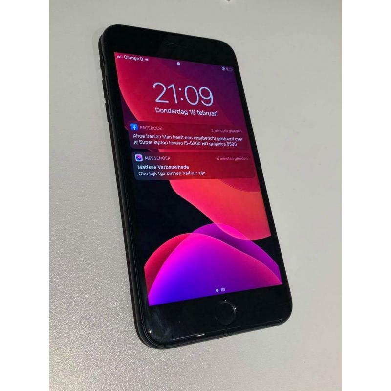 iPhone 7 Plus 128 GB met hoesjes