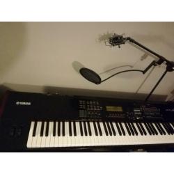 Yamaha S90ES