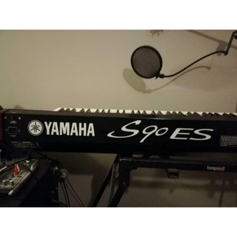 Yamaha S90ES