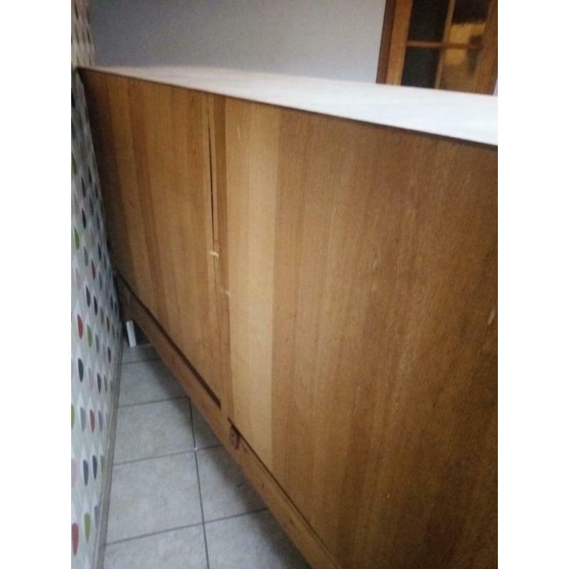 2 Kasten vol eik handmatig gemaakt en 1 laag beschilderd
