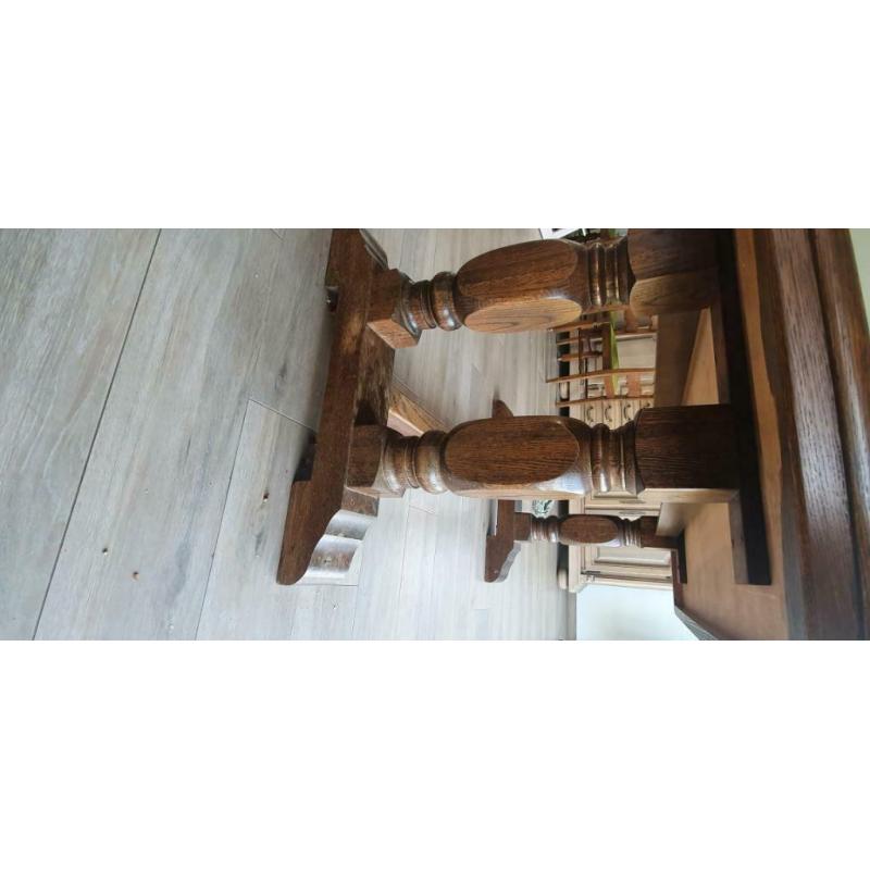 Oude eiken tafel