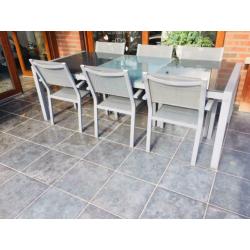 SET DE JARDIN et CHAISES (6 pers)