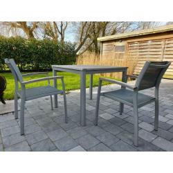 Tuinset - tafel en 2 stoelen