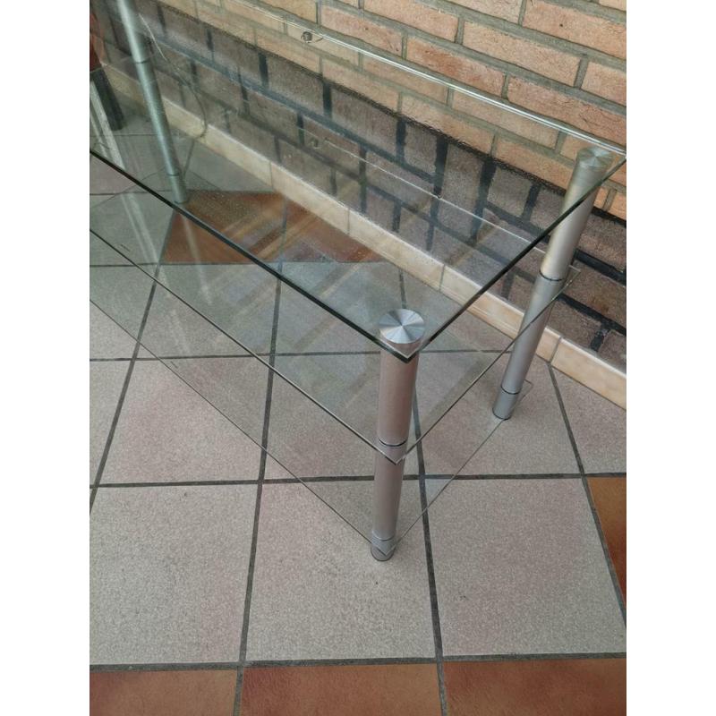TV tafel in glas. Afmetingen 110Lx44Bx57H.