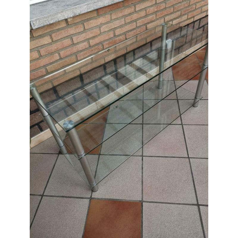 TV tafel in glas. Afmetingen 110Lx44Bx57H.