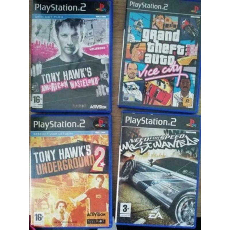 PlayStation 2 + racestuur + 18 games