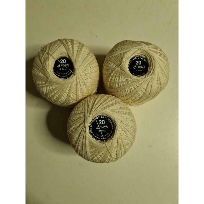 11 beige bollen haakgaren van 50gr - Gratis verzending.