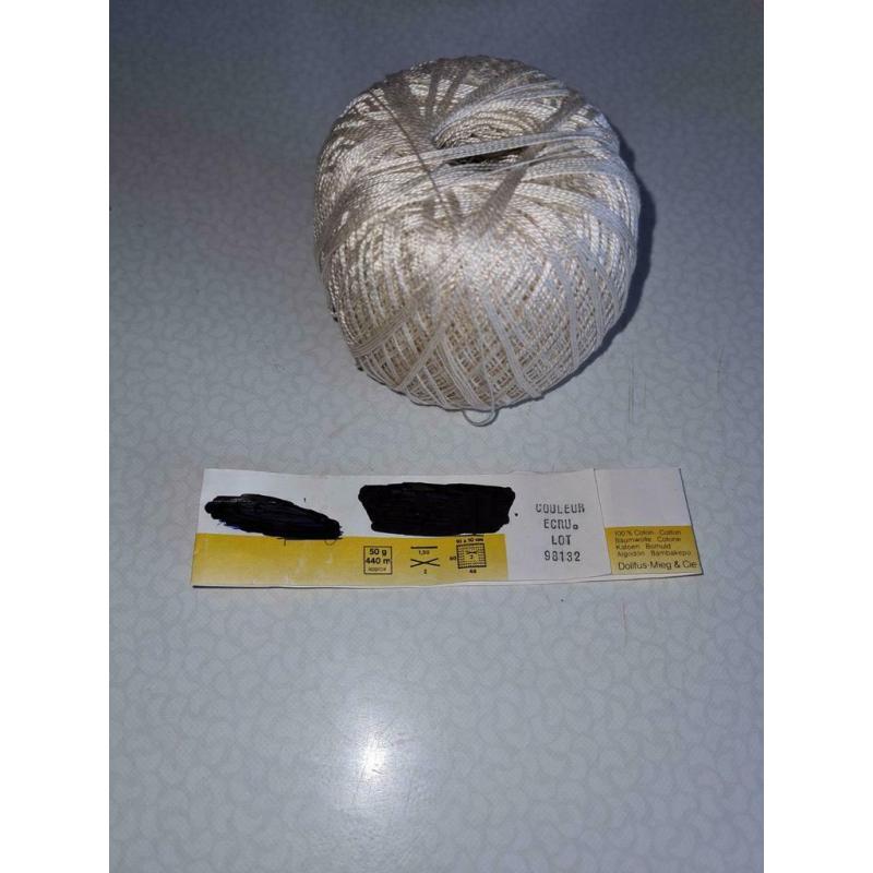 11 beige bollen haakgaren van 50gr - Gratis verzending.