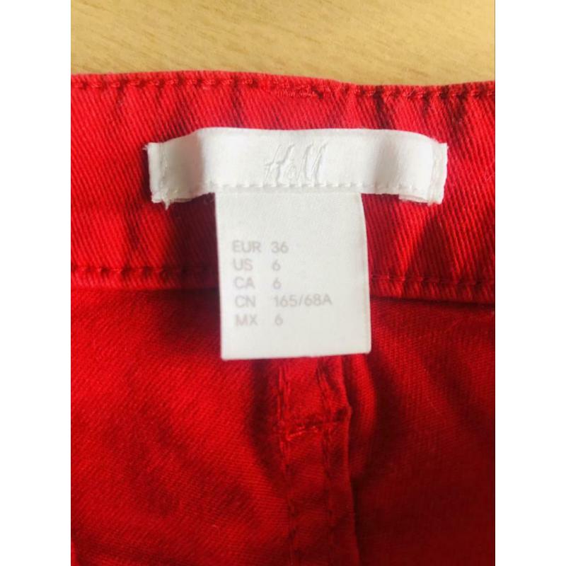 Short rouge de H&M mais S