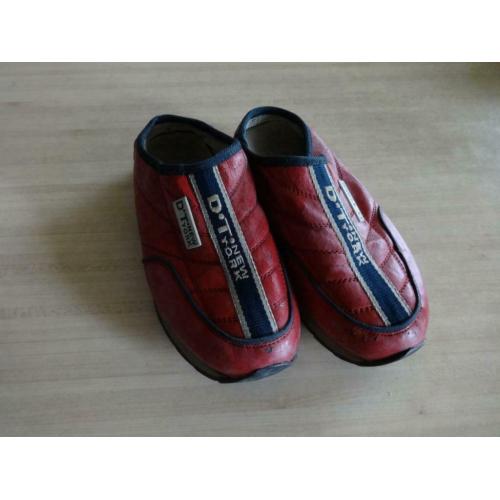 Pantoffels D.T. New York. maat 31-33. Unisex.